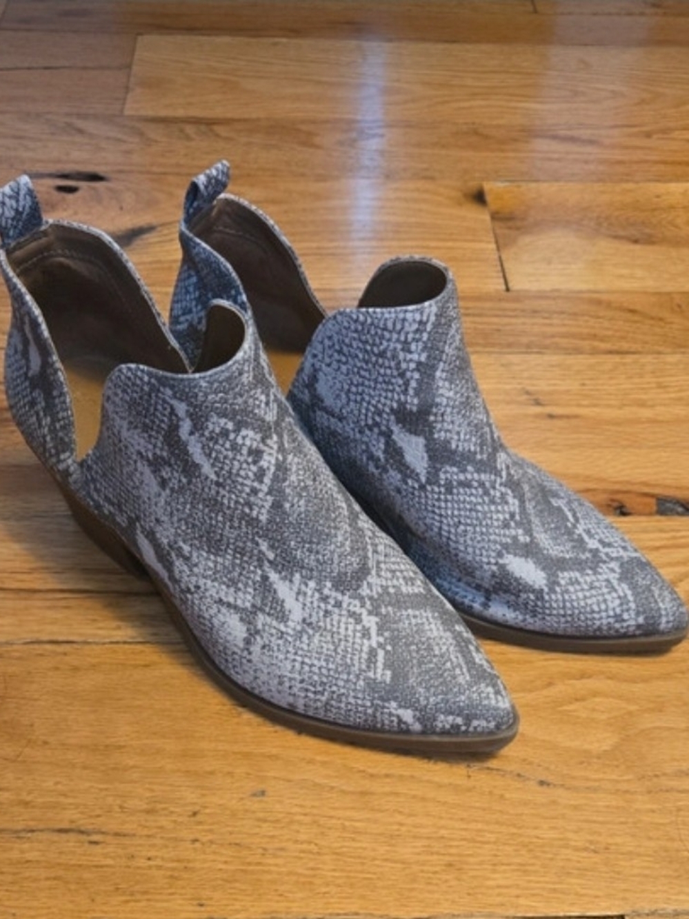 Universal Thread Gray Snake-Print Cutout Ankle Booties